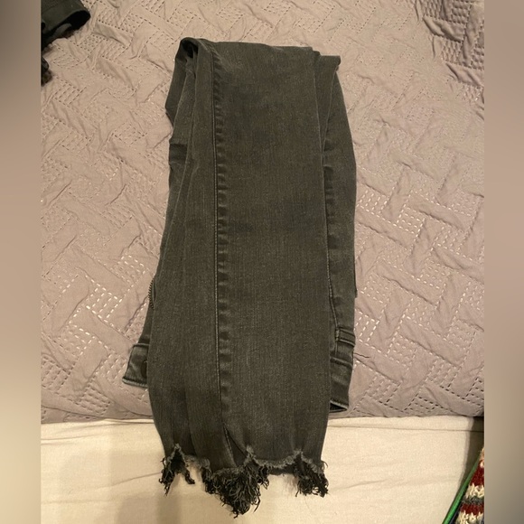 Abercrombie and Fitch Simone high rise 26 2 short - Picture 2 of 2